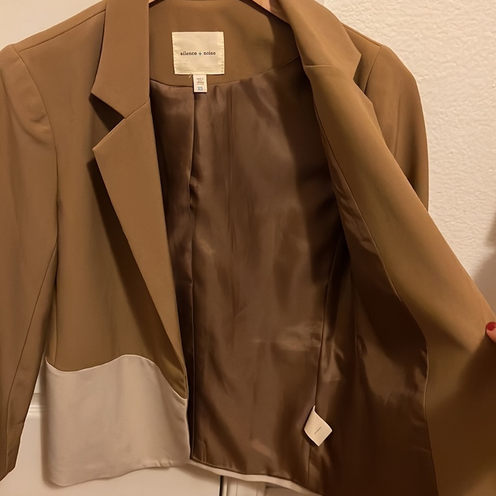 Silence & Noise. Tan & Cream Color Block Blazer. … - image 3